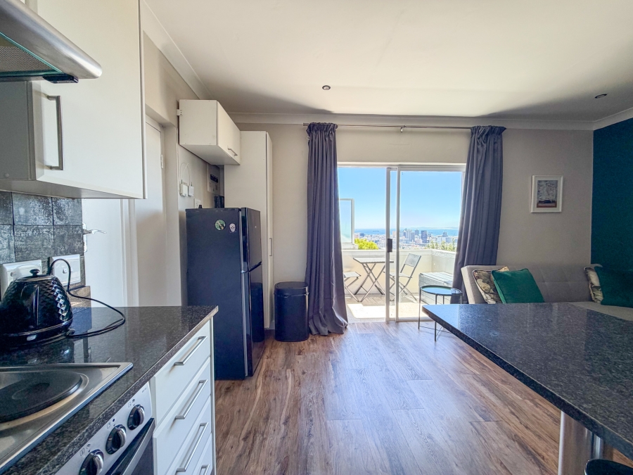 1 Bedroom Property for Sale in Vredehoek Western Cape